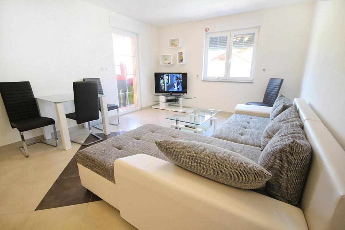 Apartment Borka Медулин Екстериор снимка